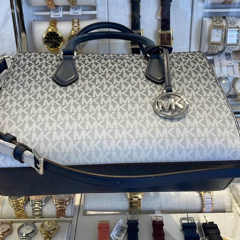 Michael Kors Sheila Medium Signature CZ Logo Satchel Crossbody Center Zip
Navy - Picture 11 of 16